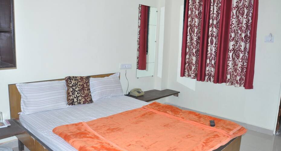 Hotel Pooja International, Anand 5